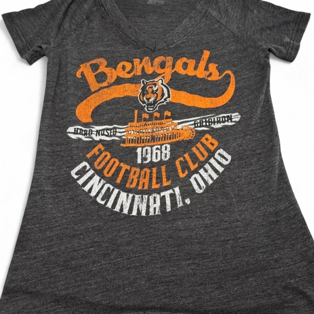 Vintage Style Bengals Football Club V-Neck Tee • Reebok Women's Small Gray
